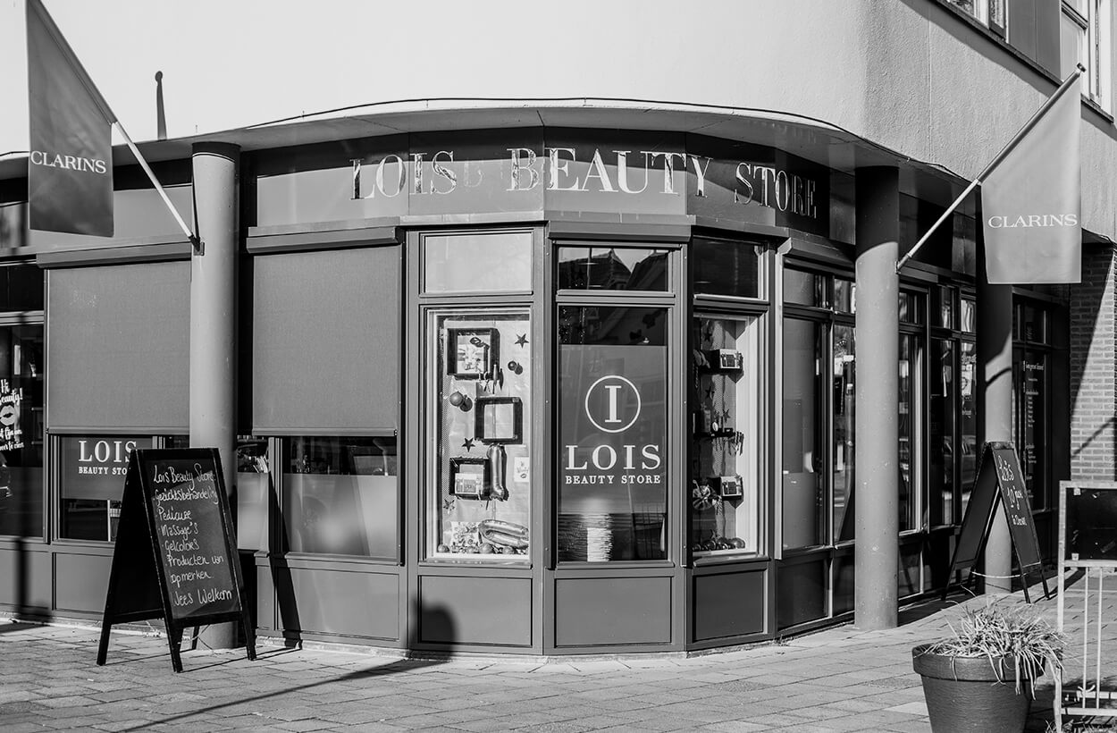 Lois Beauty Store Doorn